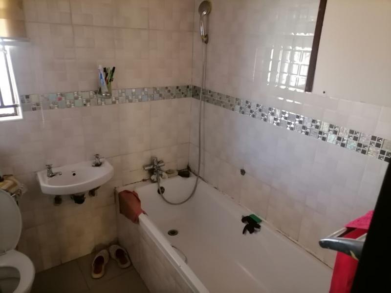 2 Bedroom Property for Sale in Protea Glen Gauteng