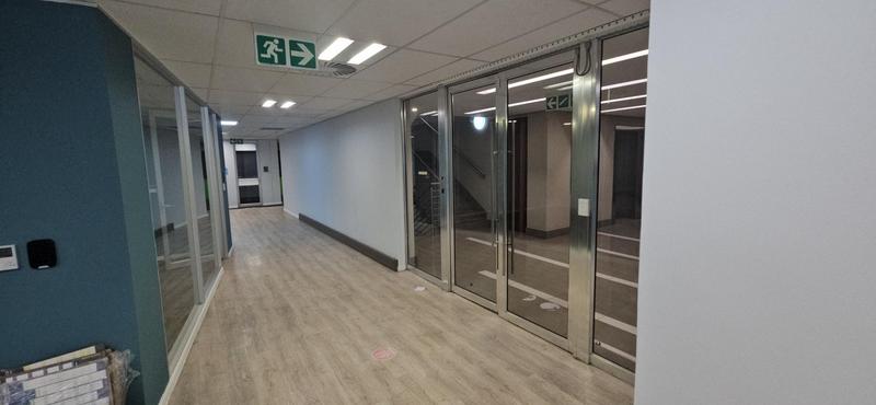 To Let Commercial Property for Rent in Vorna Valley Gauteng