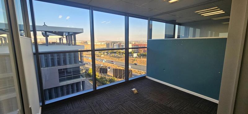 To Let Commercial Property for Rent in Vorna Valley Gauteng