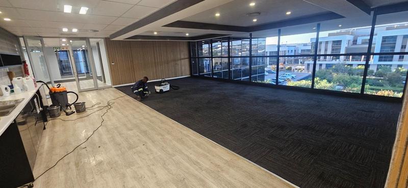 To Let Commercial Property for Rent in Vorna Valley Gauteng