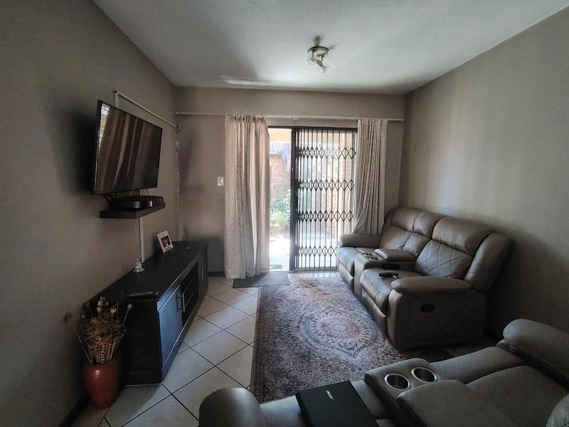 To Let 2 Bedroom Property for Rent in Monavoni Gauteng