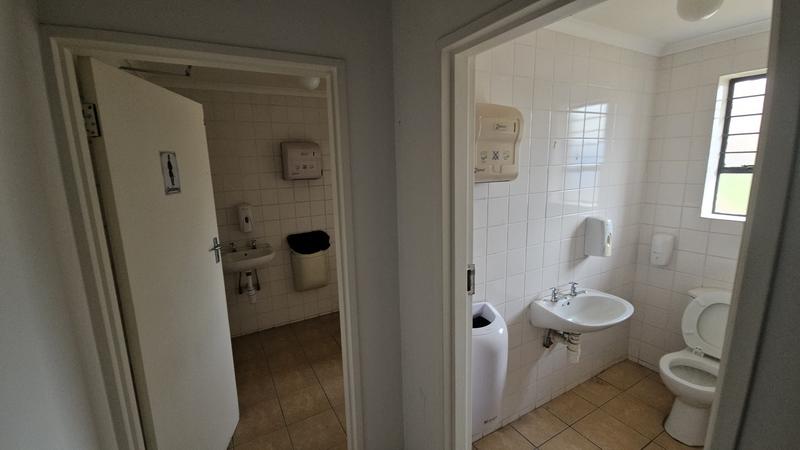 To Let Commercial Property for Rent in Randjespark Gauteng