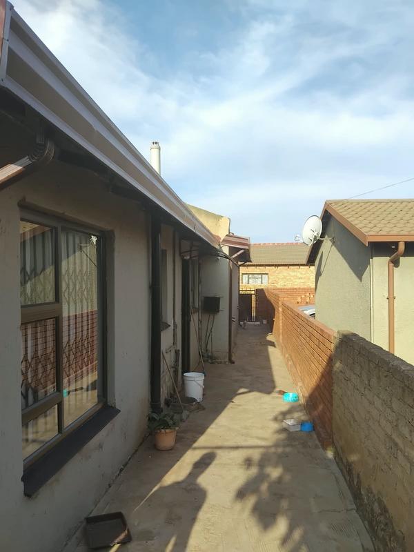 4 Bedroom Property for Sale in Vosloorus Gauteng