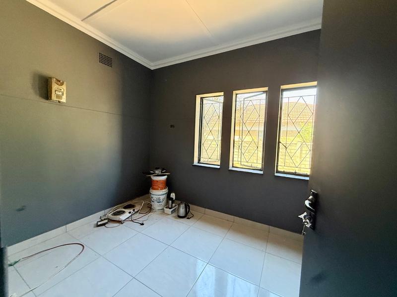 8 Bedroom Property for Sale in Vanderbijlpark Cw 6 Gauteng