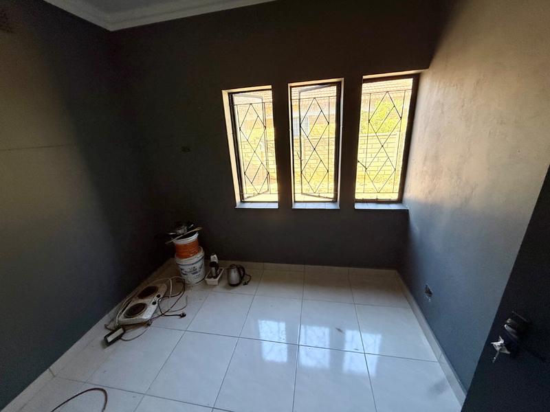 8 Bedroom Property for Sale in Vanderbijlpark Cw 6 Gauteng