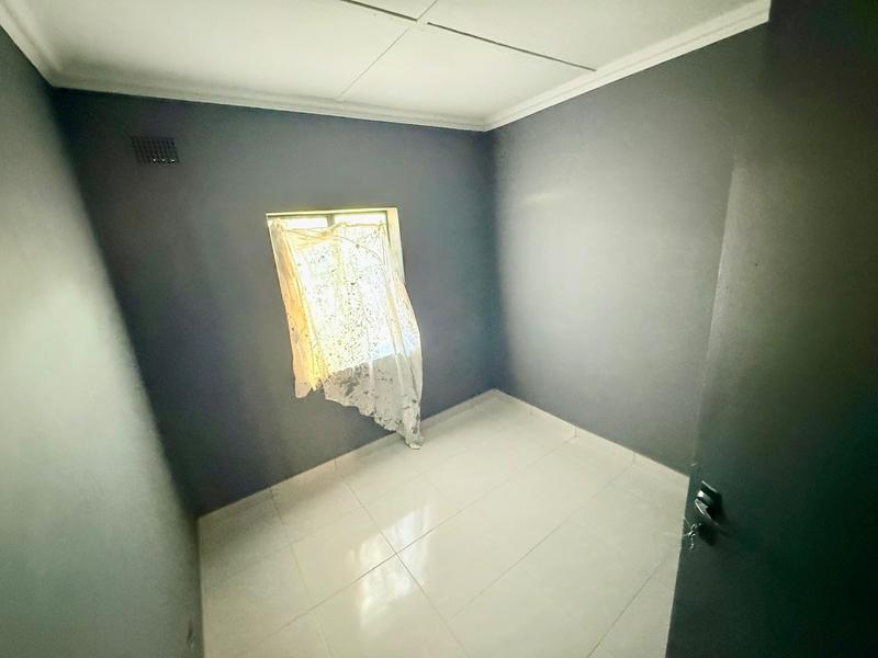 8 Bedroom Property for Sale in Vanderbijlpark Cw 6 Gauteng