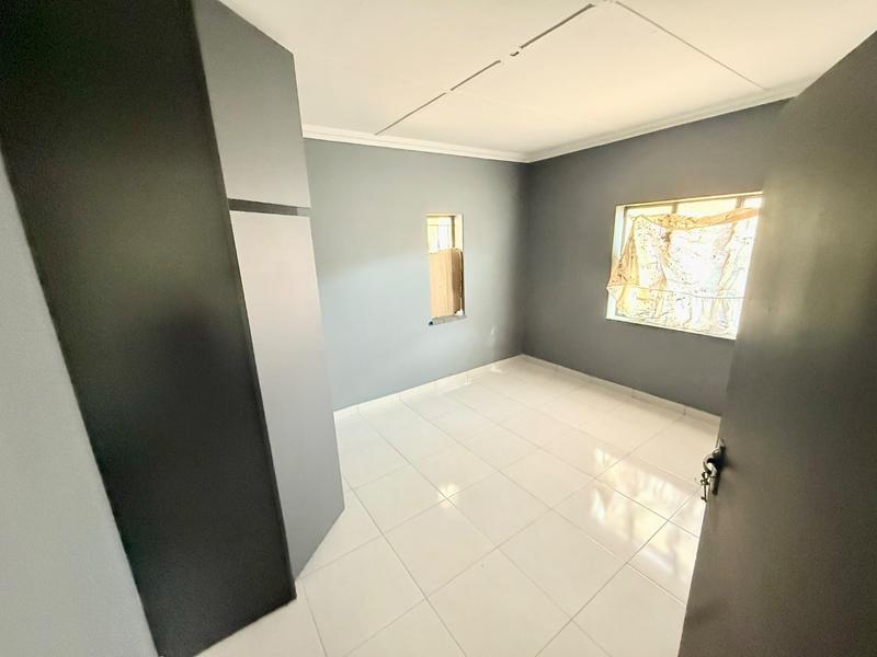 8 Bedroom Property for Sale in Vanderbijlpark Cw 6 Gauteng
