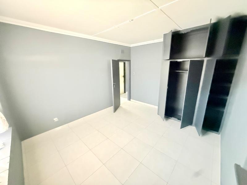 8 Bedroom Property for Sale in Vanderbijlpark Cw 6 Gauteng