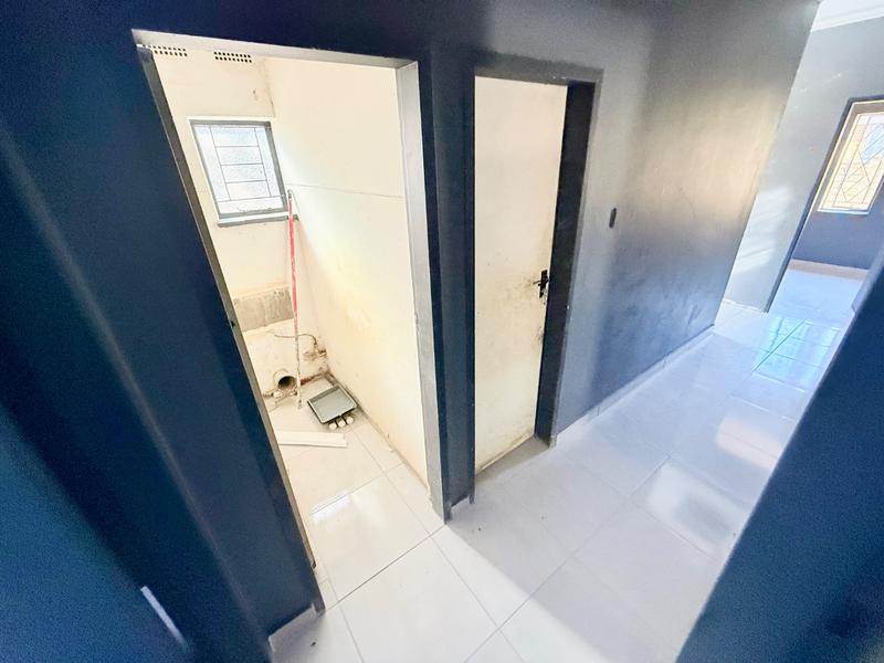 8 Bedroom Property for Sale in Vanderbijlpark Cw 6 Gauteng