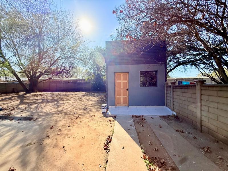 8 Bedroom Property for Sale in Vanderbijlpark Cw 6 Gauteng
