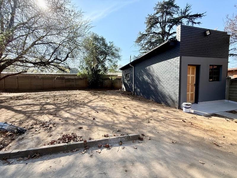 8 Bedroom Property for Sale in Vanderbijlpark Cw 6 Gauteng