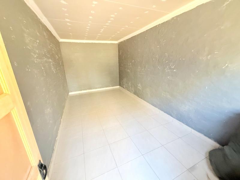 8 Bedroom Property for Sale in Vanderbijlpark Cw 6 Gauteng