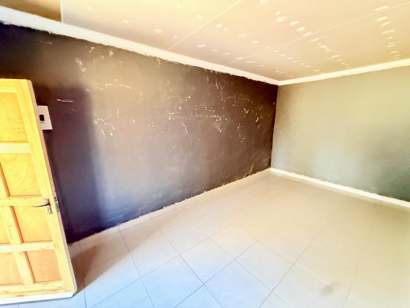 8 Bedroom Property for Sale in Vanderbijlpark Cw 6 Gauteng