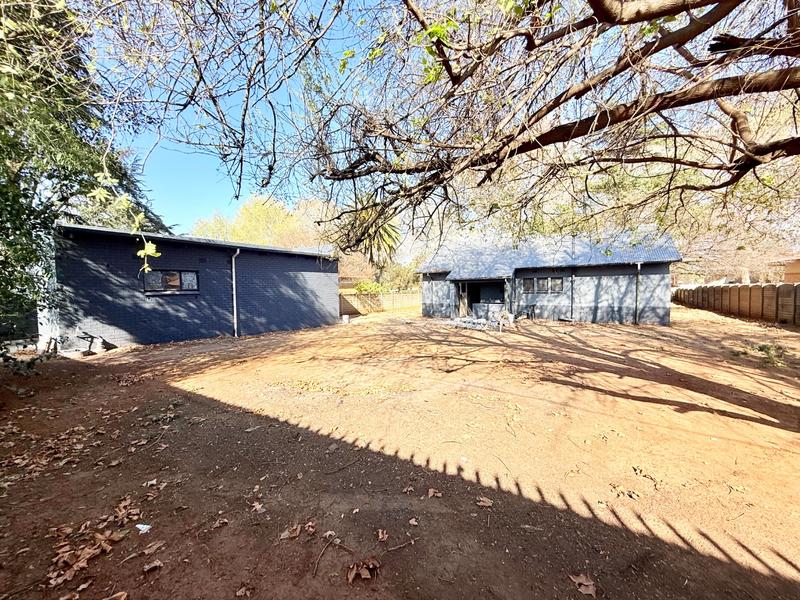 8 Bedroom Property for Sale in Vanderbijlpark Cw 6 Gauteng
