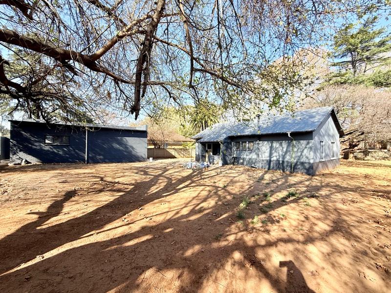 8 Bedroom Property for Sale in Vanderbijlpark Cw 6 Gauteng