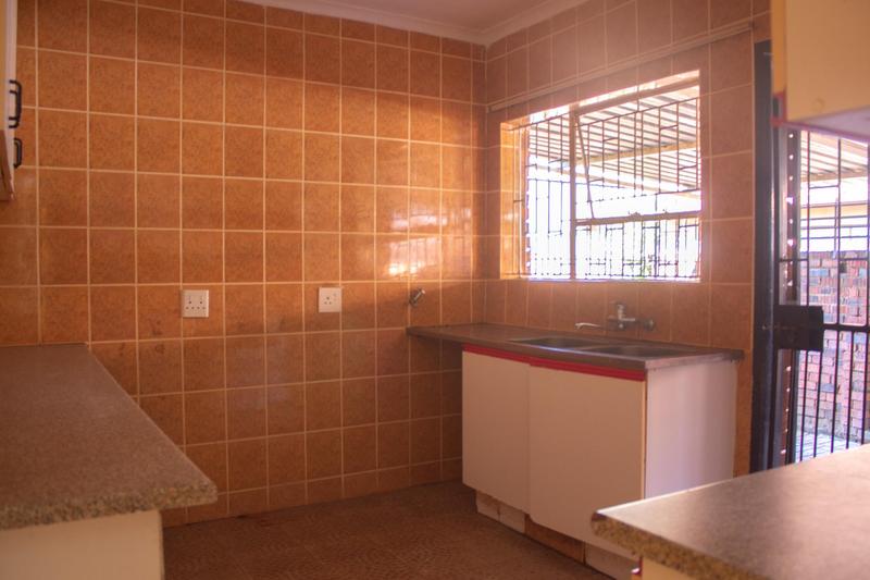 3 Bedroom Property for Sale in Zakariyya Park Gauteng