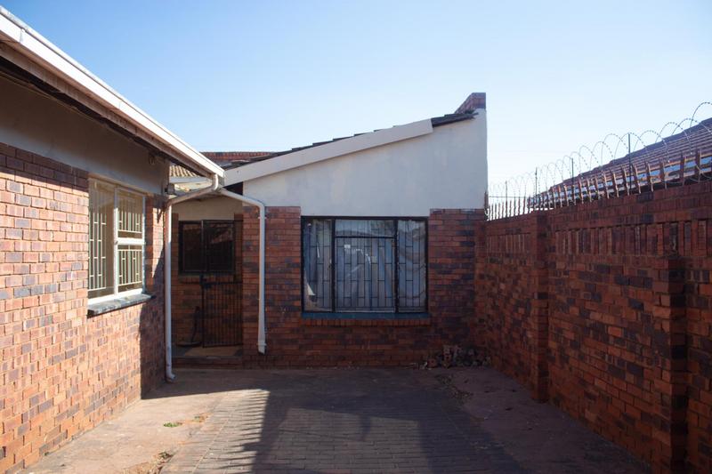 3 Bedroom Property for Sale in Zakariyya Park Gauteng
