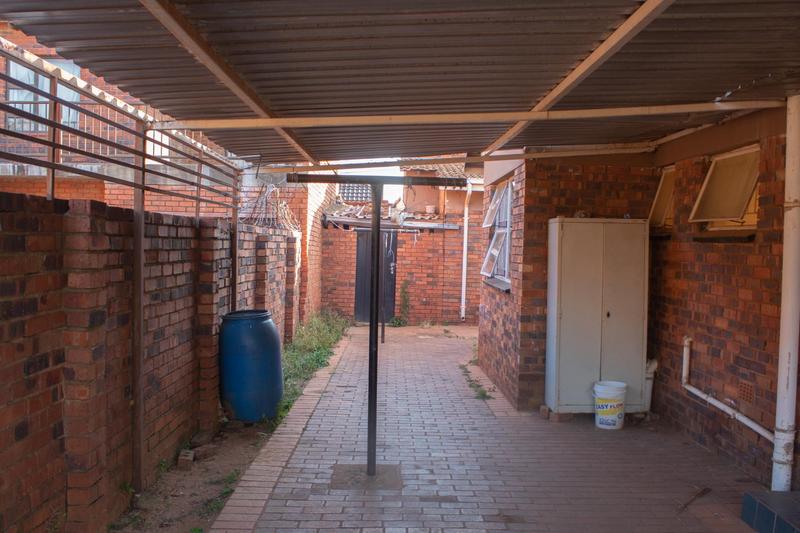 3 Bedroom Property for Sale in Zakariyya Park Gauteng