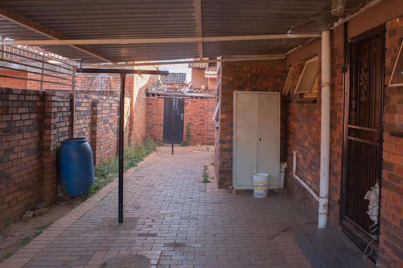 3 Bedroom Property for Sale in Zakariyya Park Gauteng