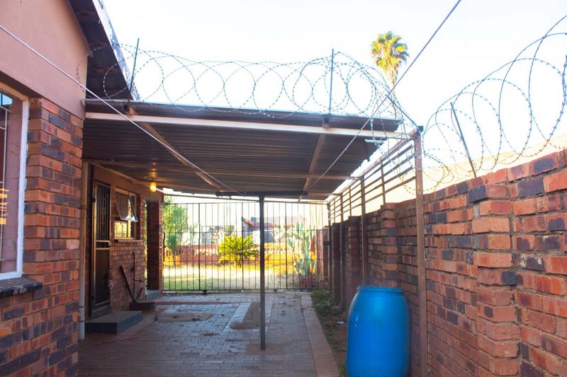 3 Bedroom Property for Sale in Zakariyya Park Gauteng
