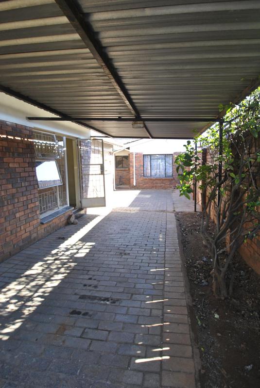 3 Bedroom Property for Sale in Zakariyya Park Gauteng