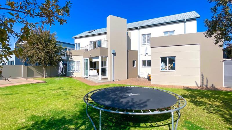 To Let 4 Bedroom Property for Rent in Midstream Estate Gauteng