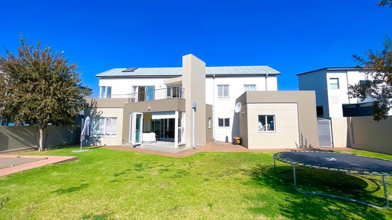 To Let 4 Bedroom Property for Rent in Midstream Estate Gauteng