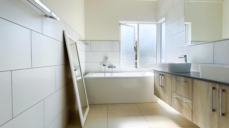 To Let 4 Bedroom Property for Rent in Midstream Estate Gauteng