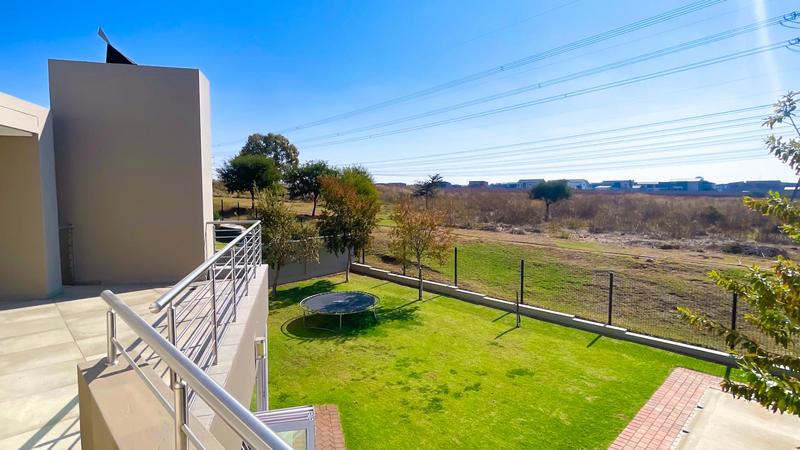 To Let 4 Bedroom Property for Rent in Midstream Estate Gauteng