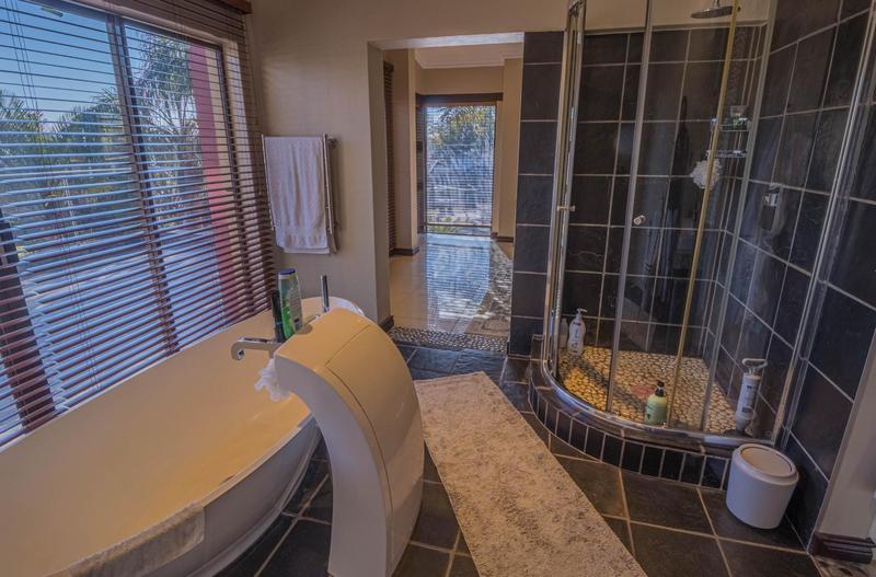 To Let 3 Bedroom Property for Rent in Midstream Estate Gauteng