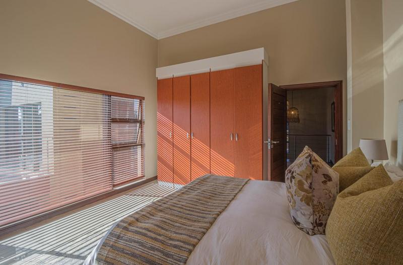 To Let 3 Bedroom Property for Rent in Midstream Estate Gauteng
