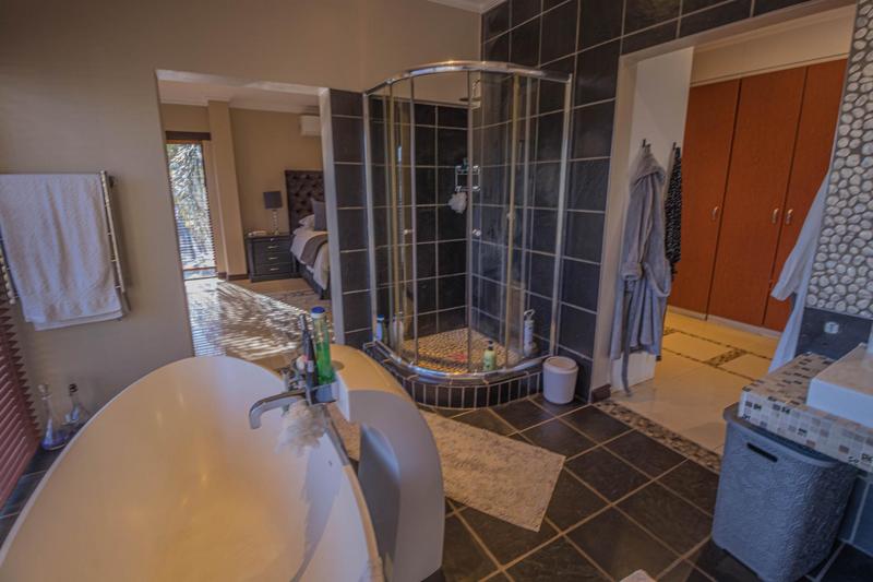 To Let 3 Bedroom Property for Rent in Midstream Estate Gauteng