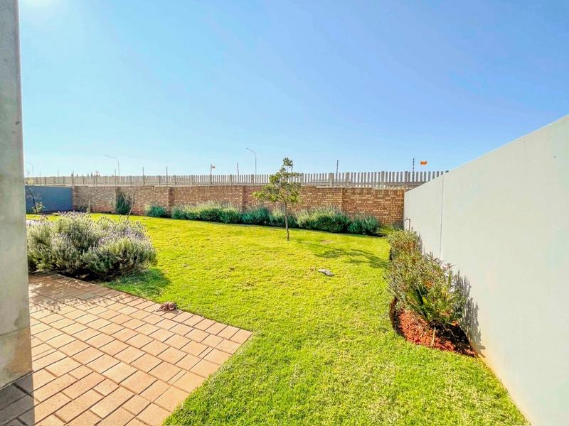 To Let 3 Bedroom Property for Rent in Midstream Meadows Gauteng