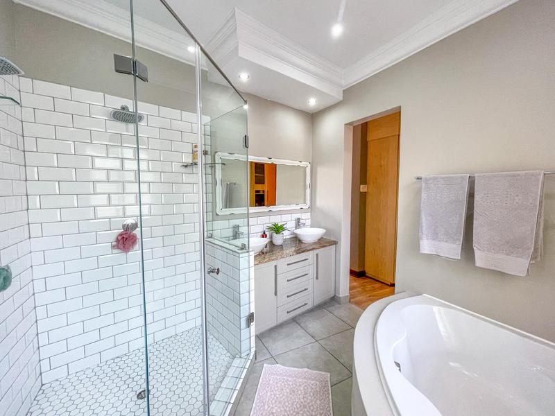 4 Bedroom Property for Sale in Midstream Estate Gauteng