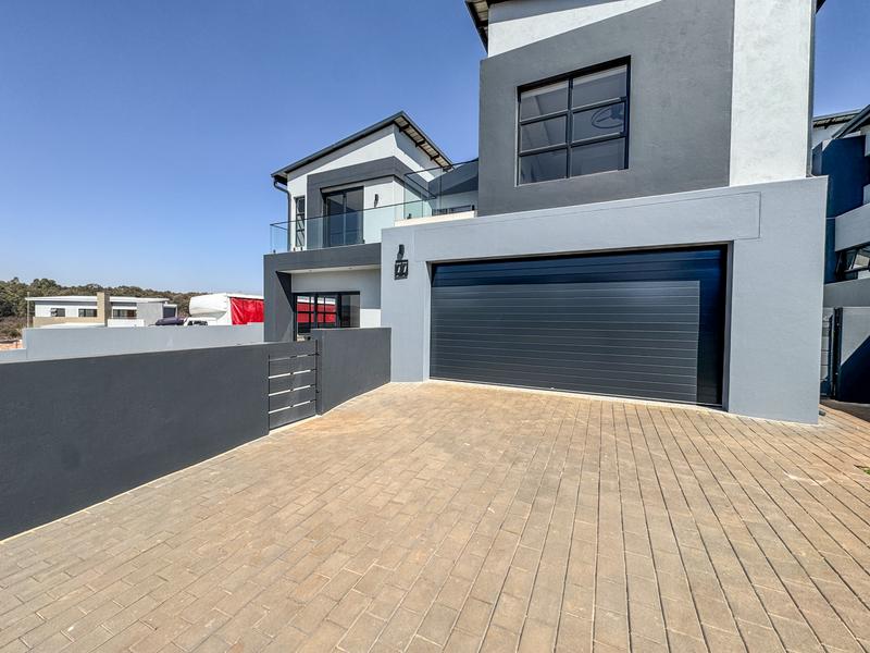 4 Bedroom Property for Sale in Fountainbrook Estate Gauteng