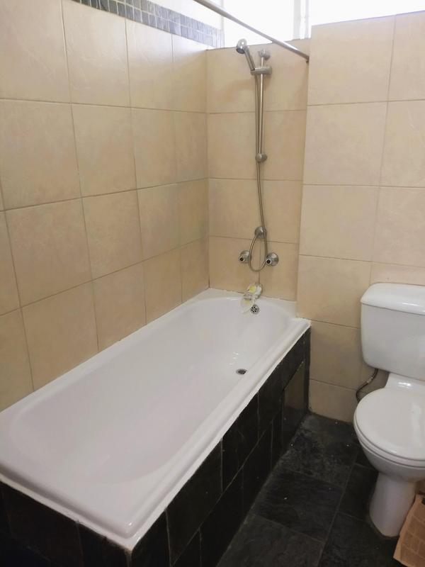1 Bedroom Property for Sale in Norwood Gauteng