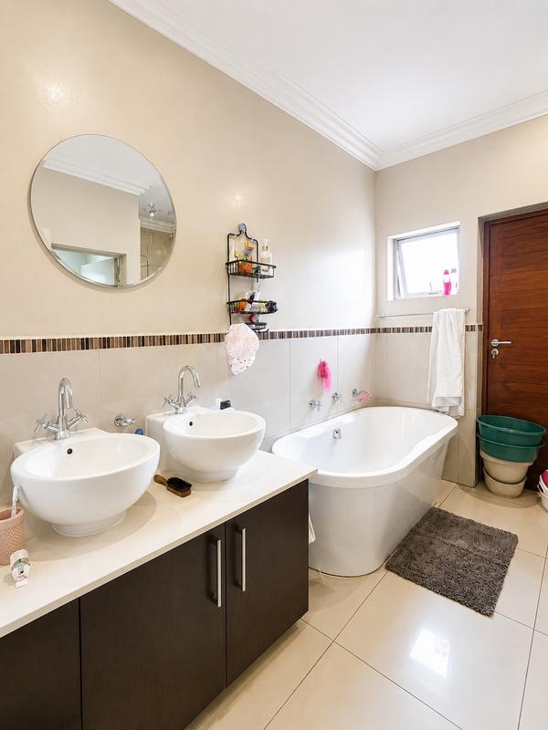 3 Bedroom Property for Sale in Bryanston East Gauteng