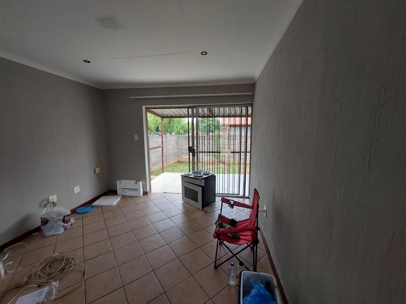 2 Bedroom Property for Sale in Highveld Gauteng
