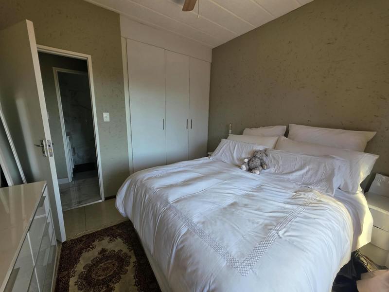 1 Bedroom Property for Sale in Sunninghill Gauteng