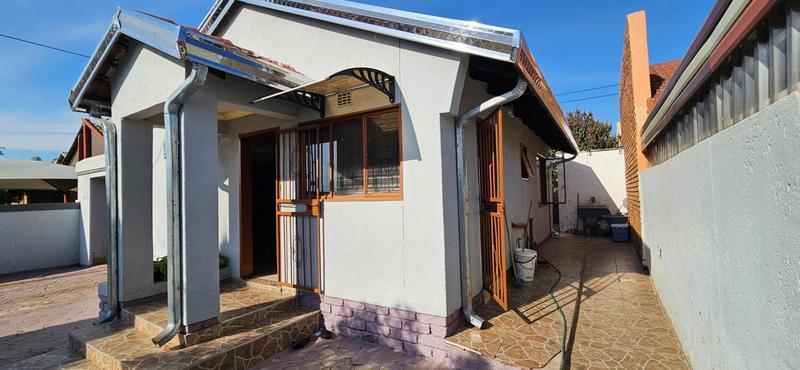 2 Bedroom Property for Sale in Mabopane Unit M Gauteng