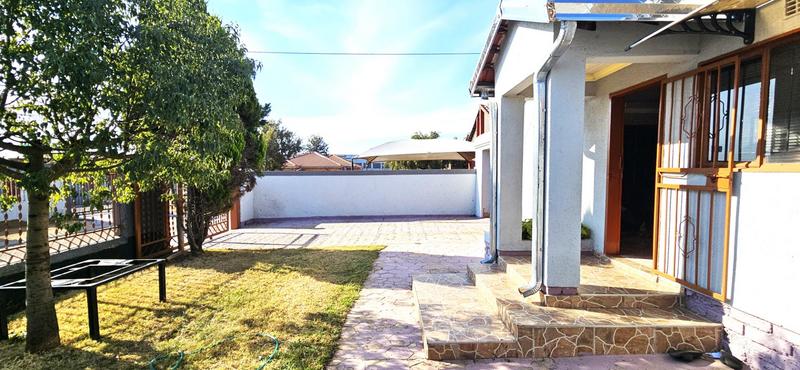 2 Bedroom Property for Sale in Mabopane Unit M Gauteng
