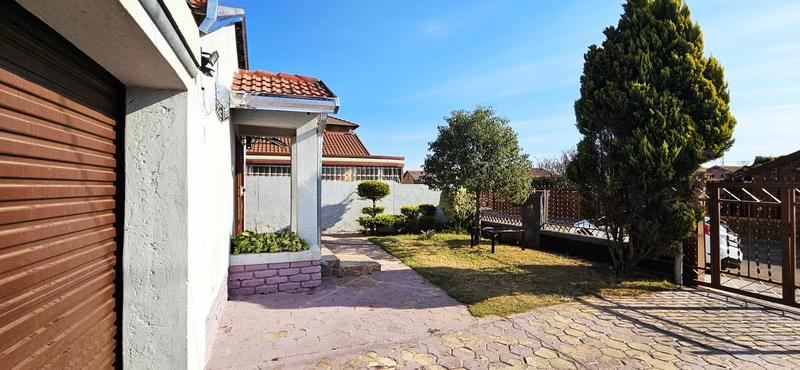 2 Bedroom Property for Sale in Mabopane Unit M Gauteng