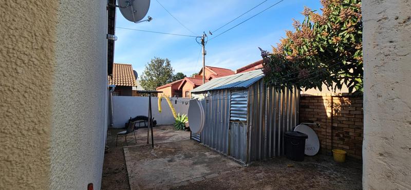 2 Bedroom Property for Sale in Mabopane Unit M Gauteng