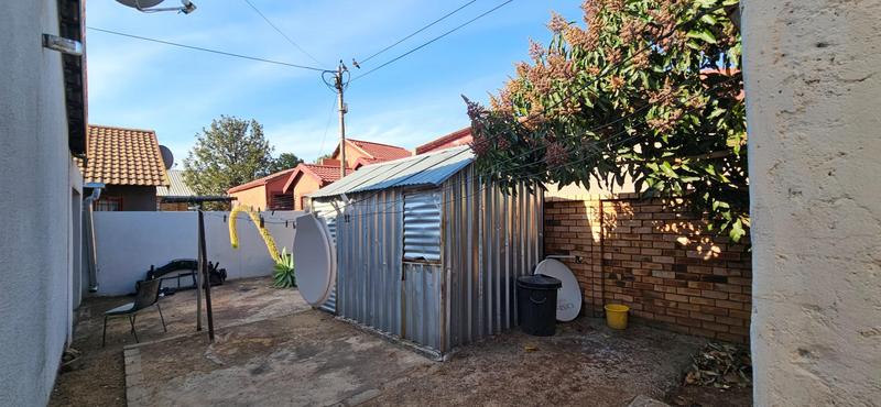 2 Bedroom Property for Sale in Mabopane Unit M Gauteng
