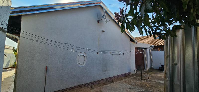 2 Bedroom Property for Sale in Mabopane Unit M Gauteng