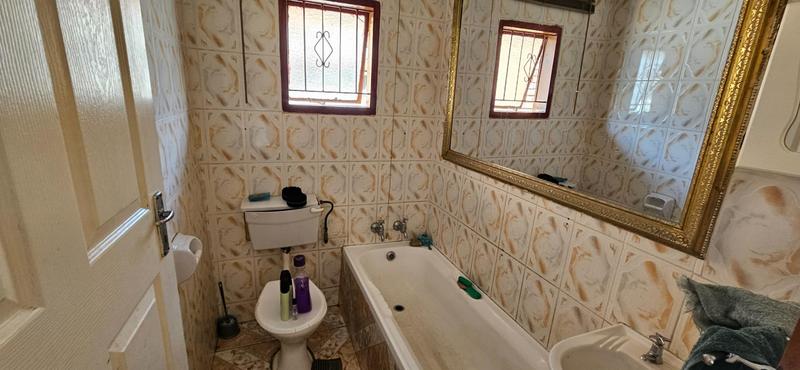 2 Bedroom Property for Sale in Mabopane Unit M Gauteng