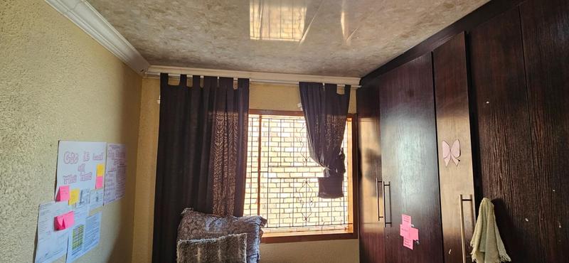 2 Bedroom Property for Sale in Mabopane Unit M Gauteng
