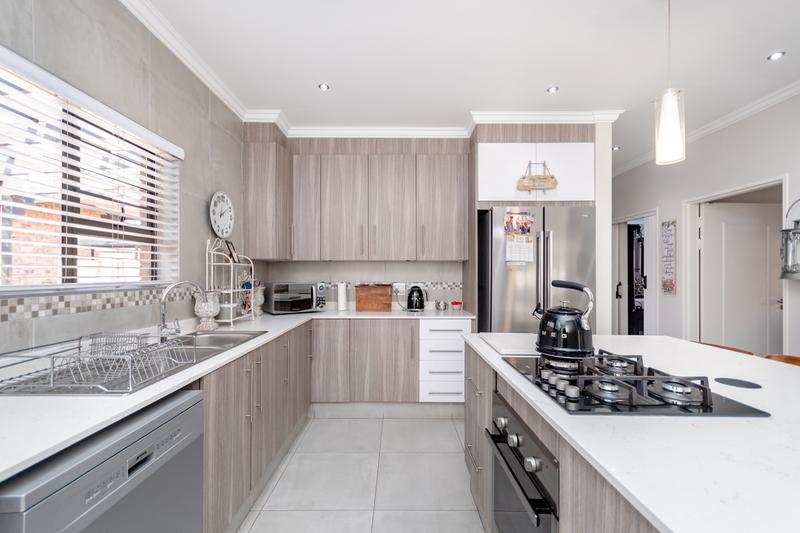 To Let 2 Bedroom Property for Rent in Sunward Park Gauteng