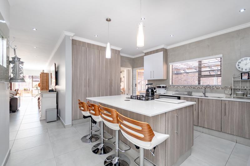 To Let 2 Bedroom Property for Rent in Sunward Park Gauteng