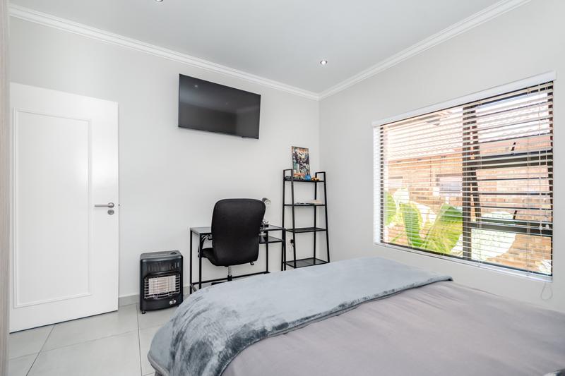 To Let 2 Bedroom Property for Rent in Sunward Park Gauteng